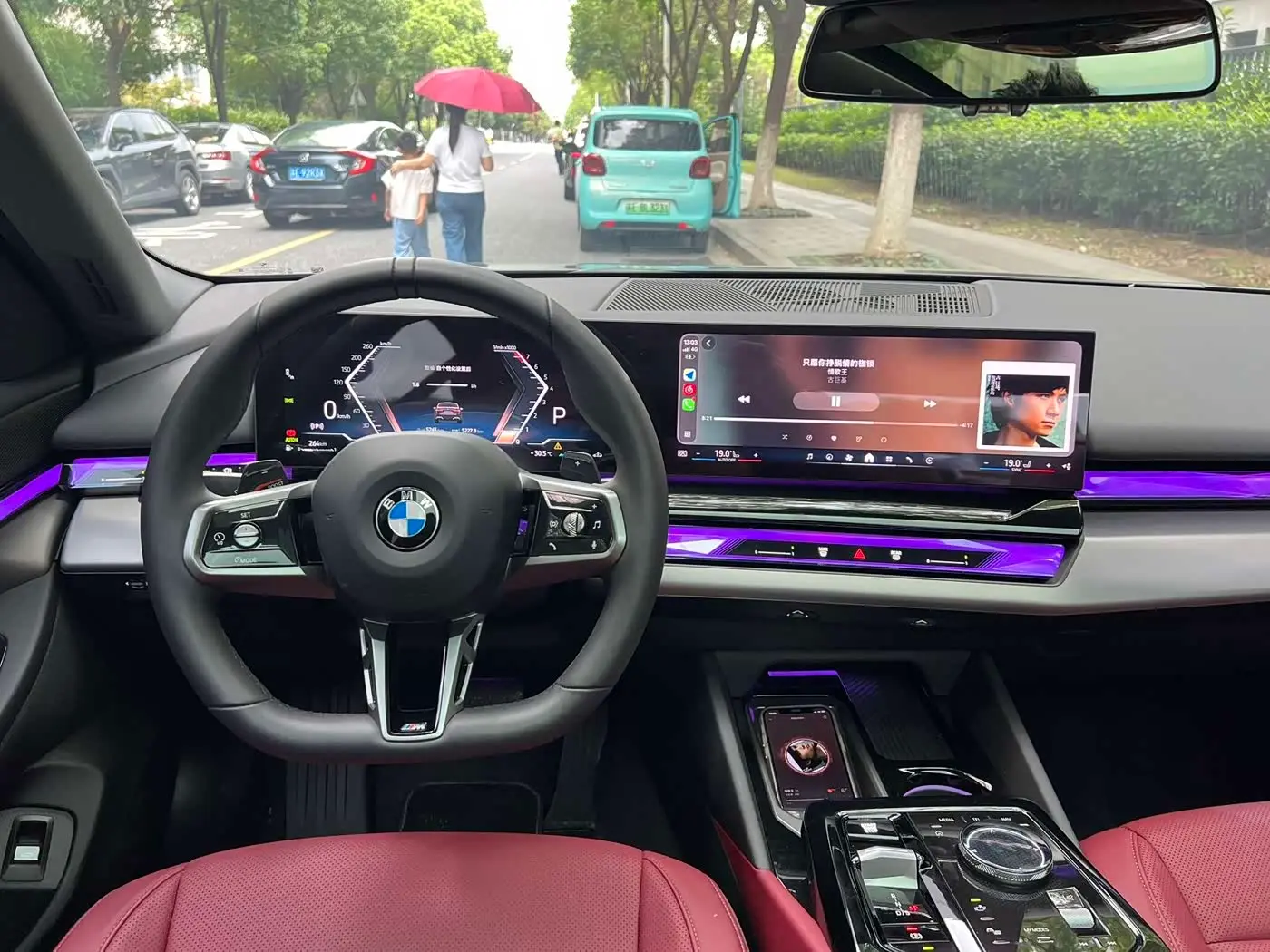 BMW 5 Series 2025 — Photo 12/16