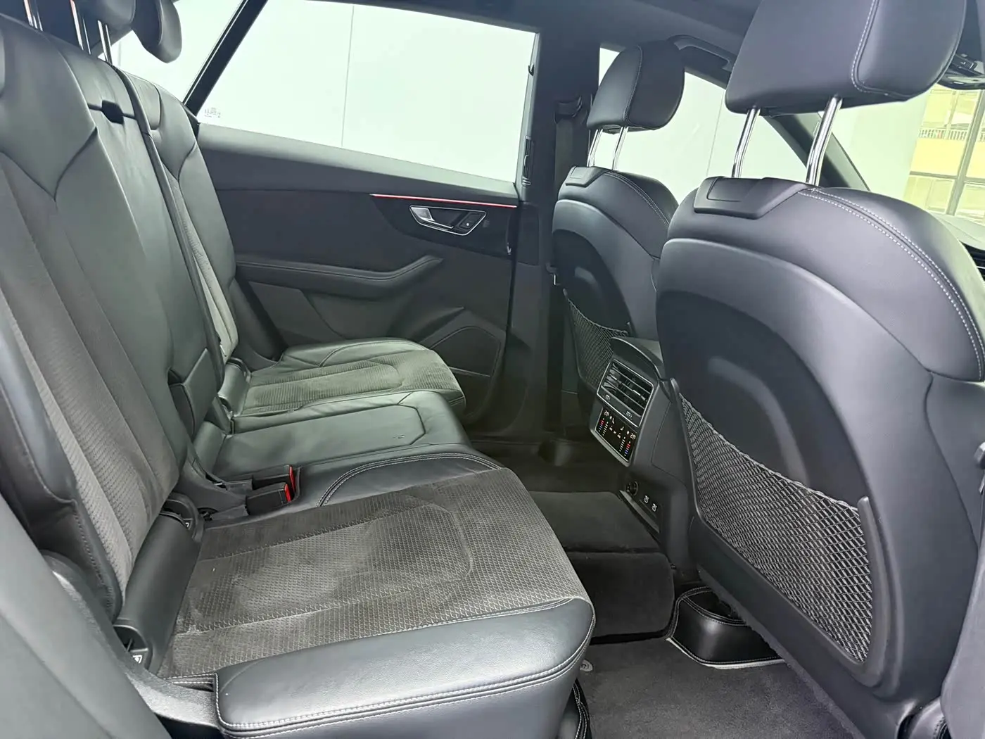 Audi Q8 2021 — Photo 12/16