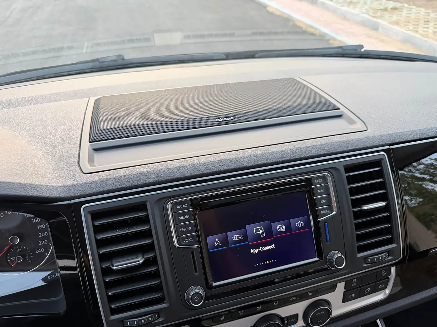 Volkswagen Multivan 2019 — Şəkil 15/20