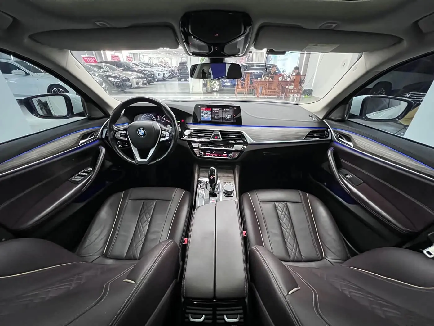 BMW 5 Series 2019 — Фото 12/20