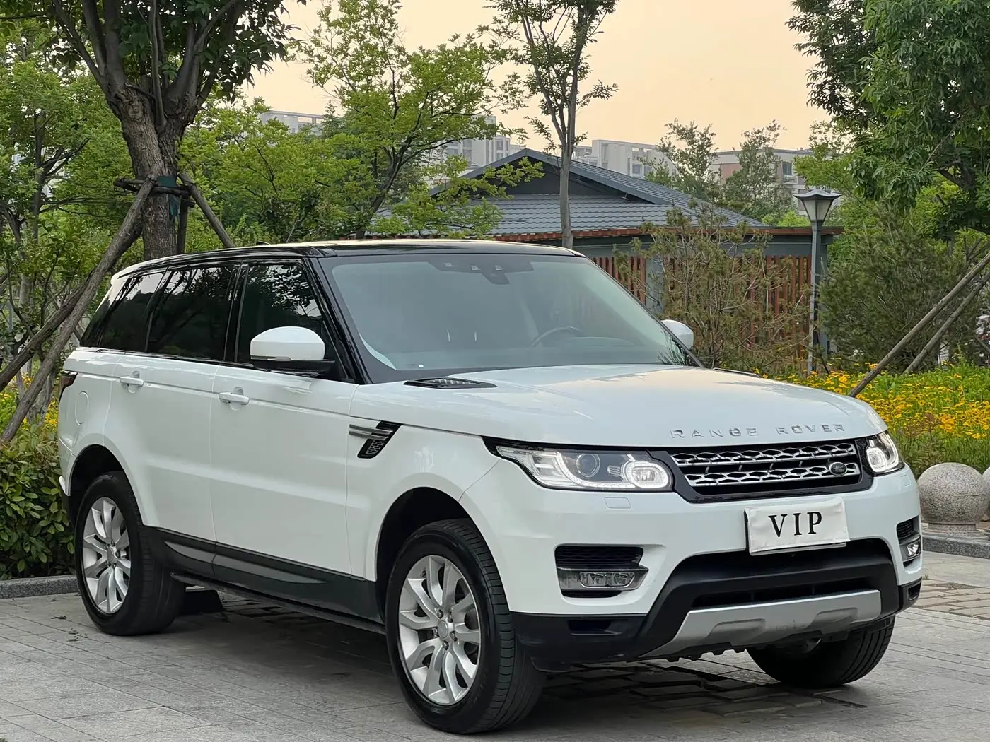 Land Rover Range Rover Sport 2017 — Photo 3/16
