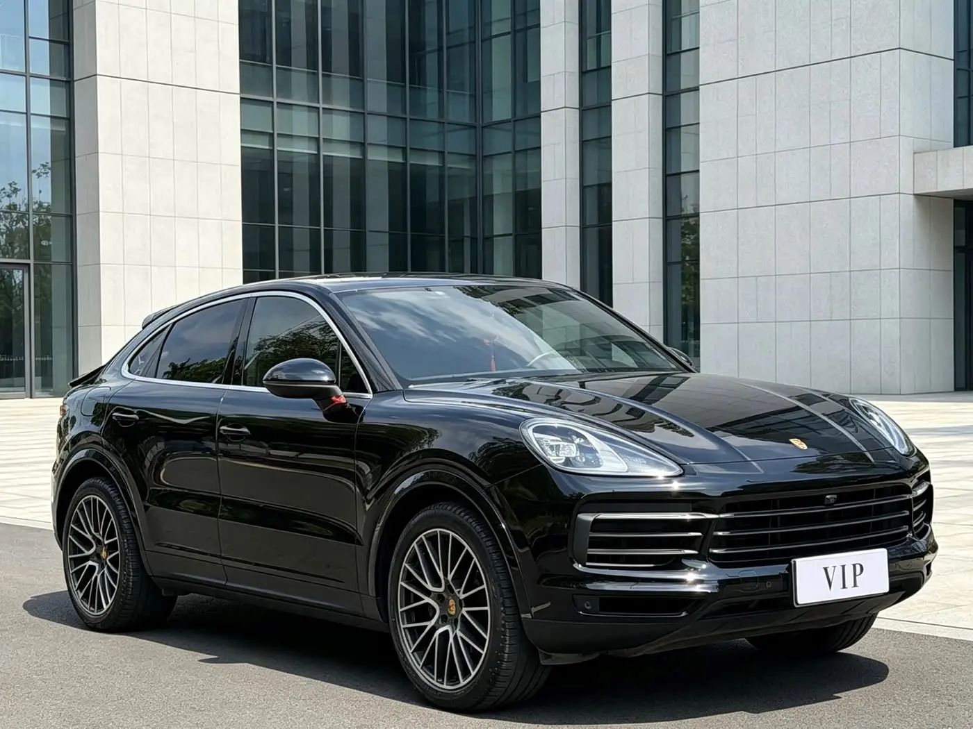 Porsche Cayenne 2019 — Фото 3/9