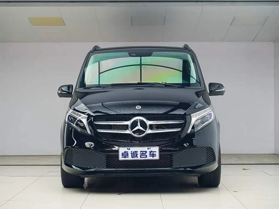 Mercedes-Benz V-Class 2021 — Фото 2/20