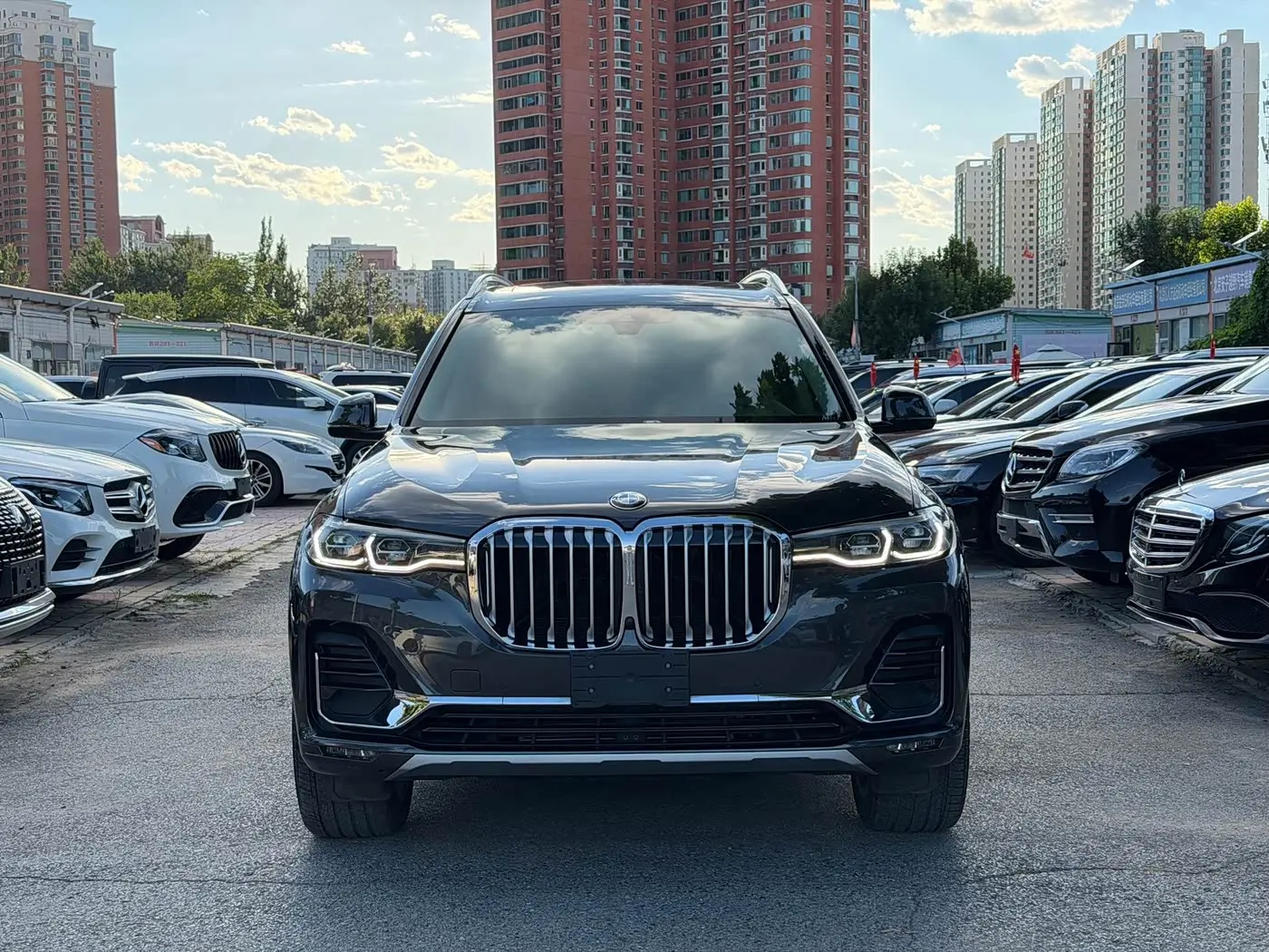 BMW X7 2020 — Фото 2/18