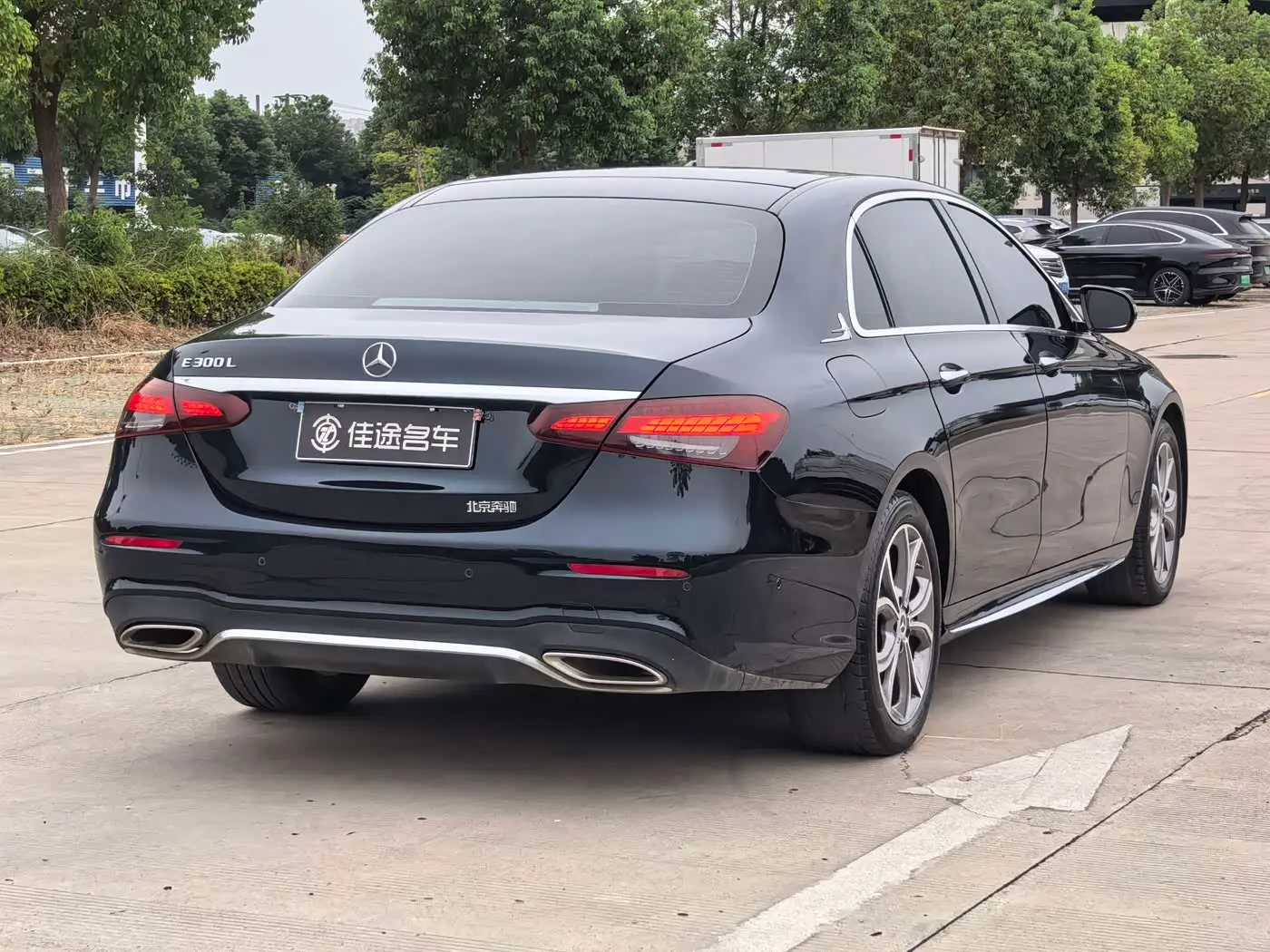 Mercedes-Benz E-Class 2023 — Photo 16/17