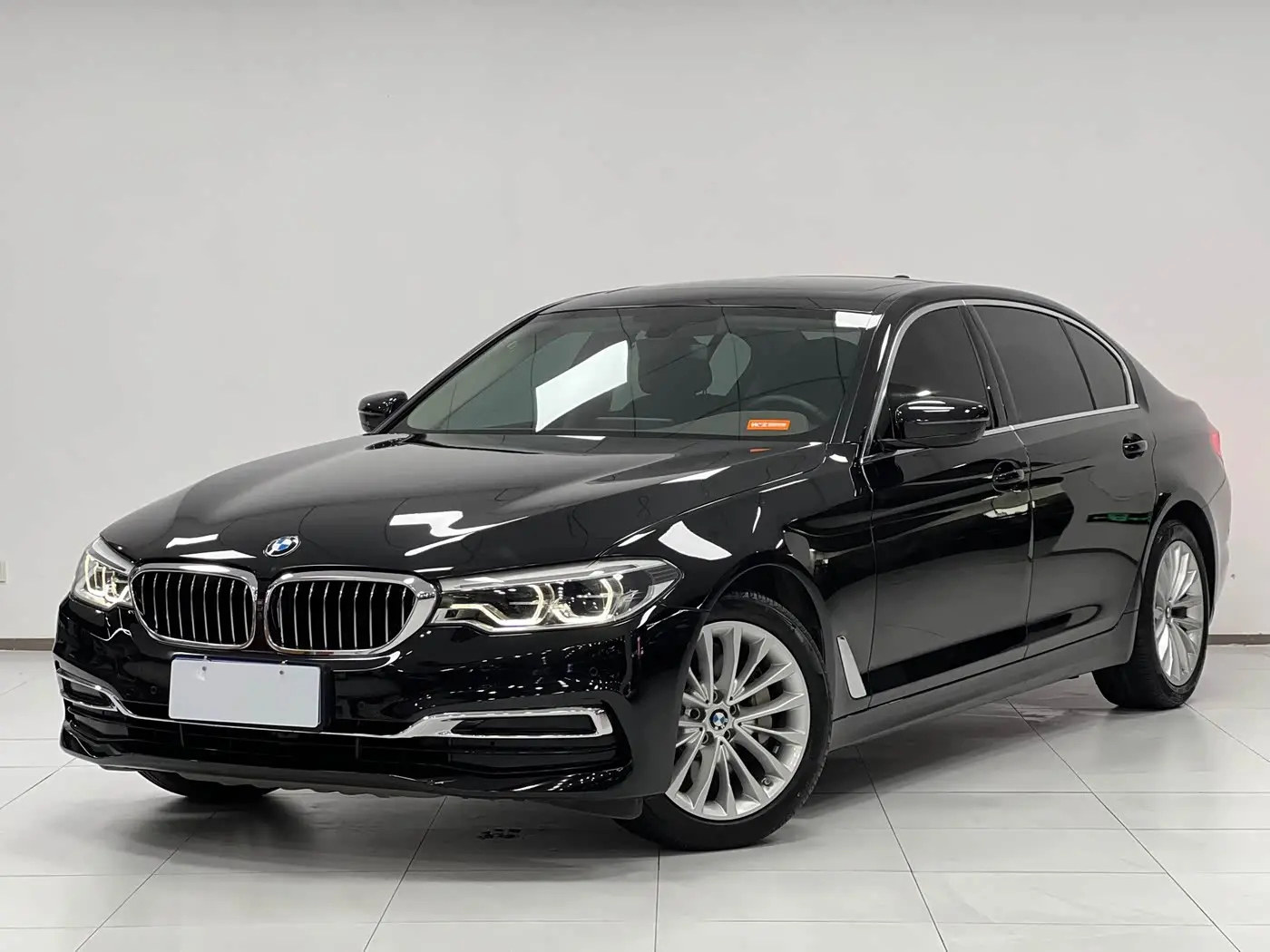 BMW 5 Series 2020 — Photo 1/9