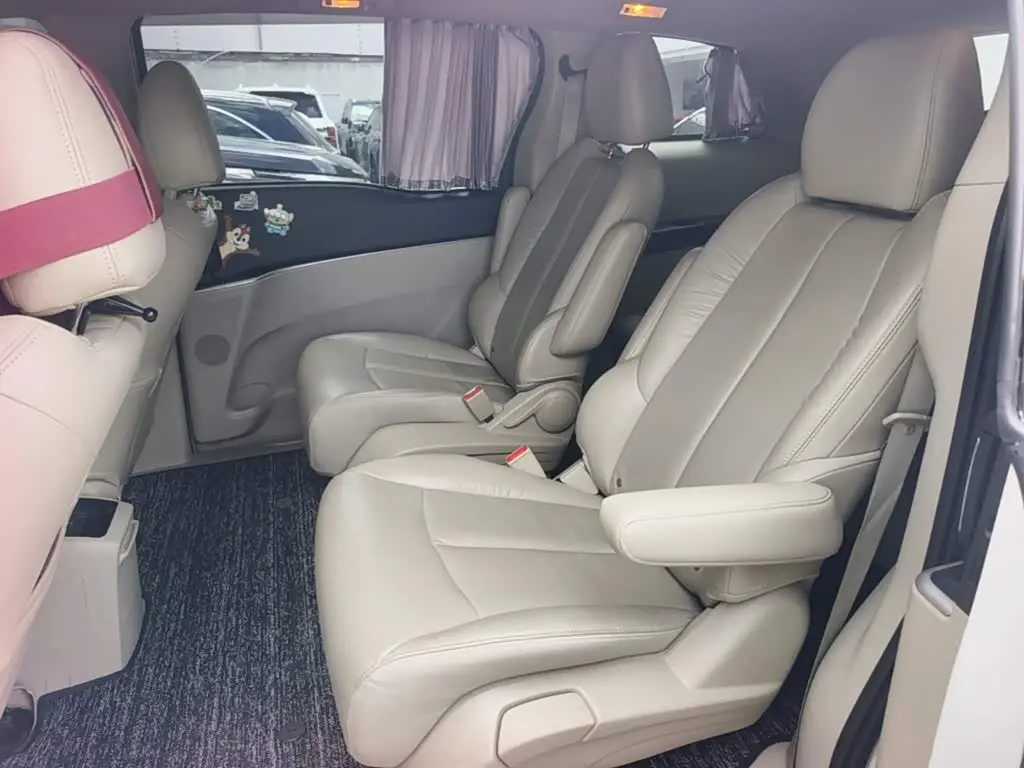 Buick GL8 2017 — Photo 15/20