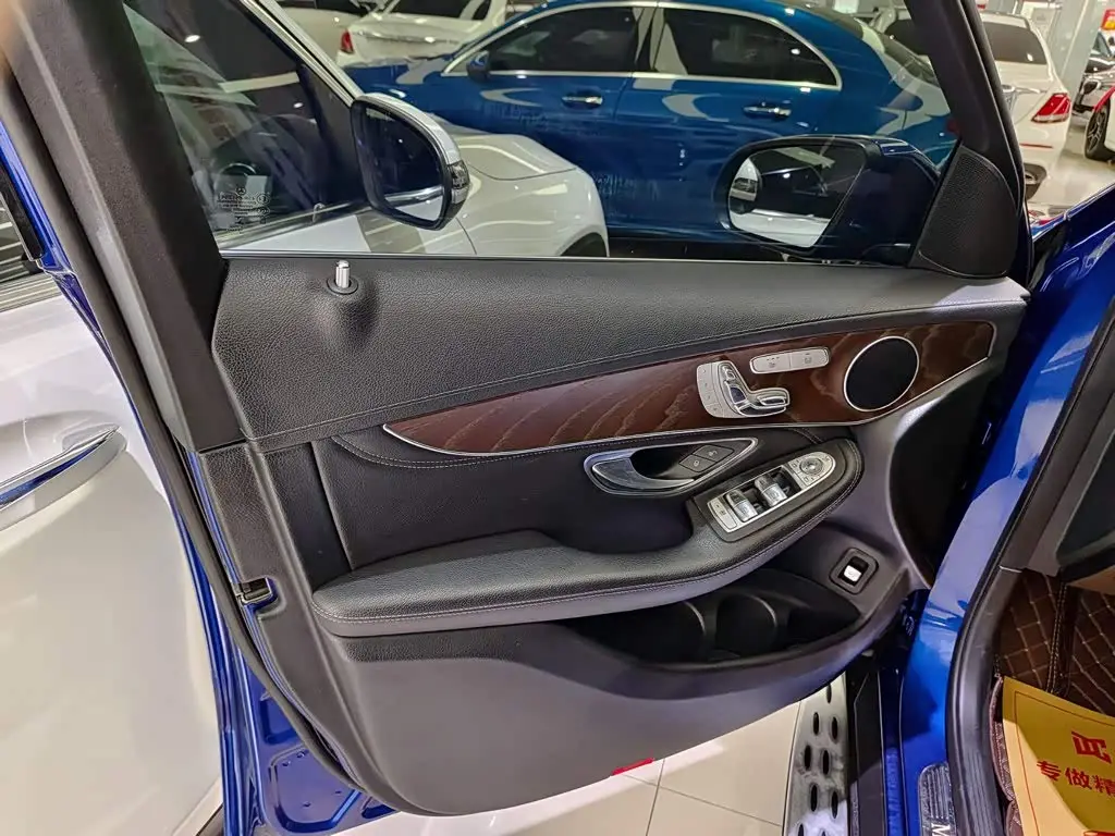 Mercedes-Benz GLC 2019 — Photo 5/11