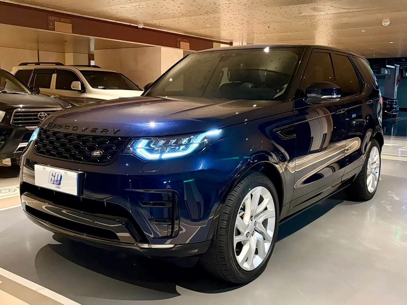 Land Rover Discovery 2018 — Photo 1/20