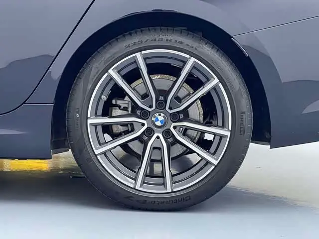 BMW 3 Series 2021 — Фото 16/19