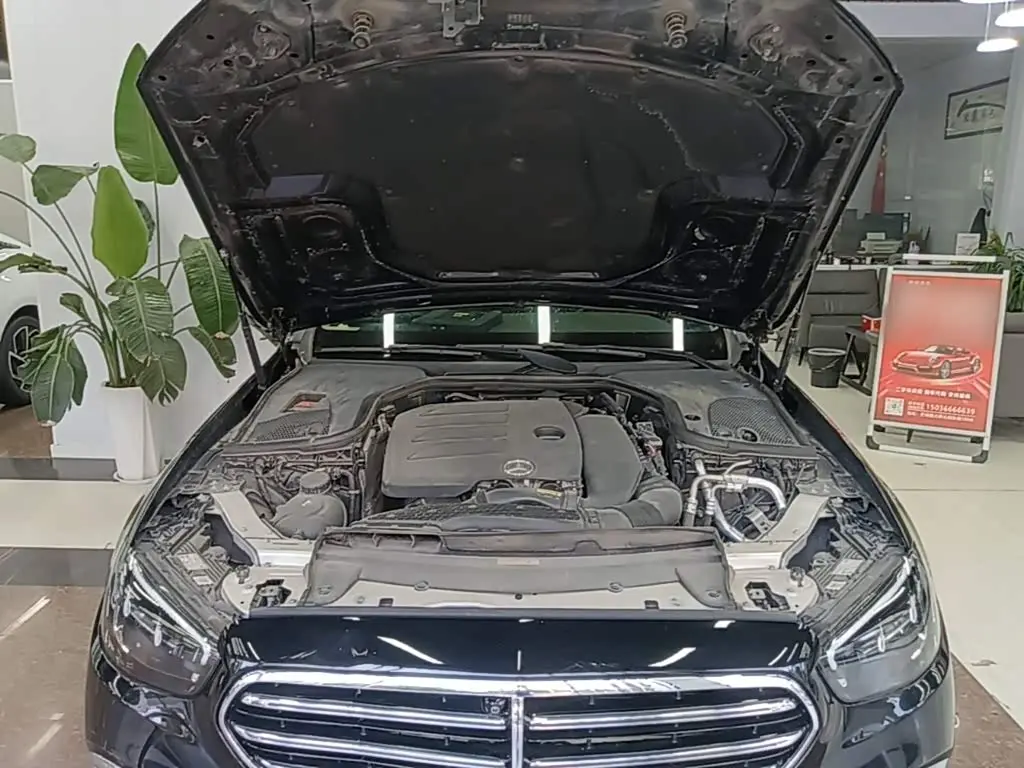 Mercedes-Benz E-Class 2023 — Photo 20/20