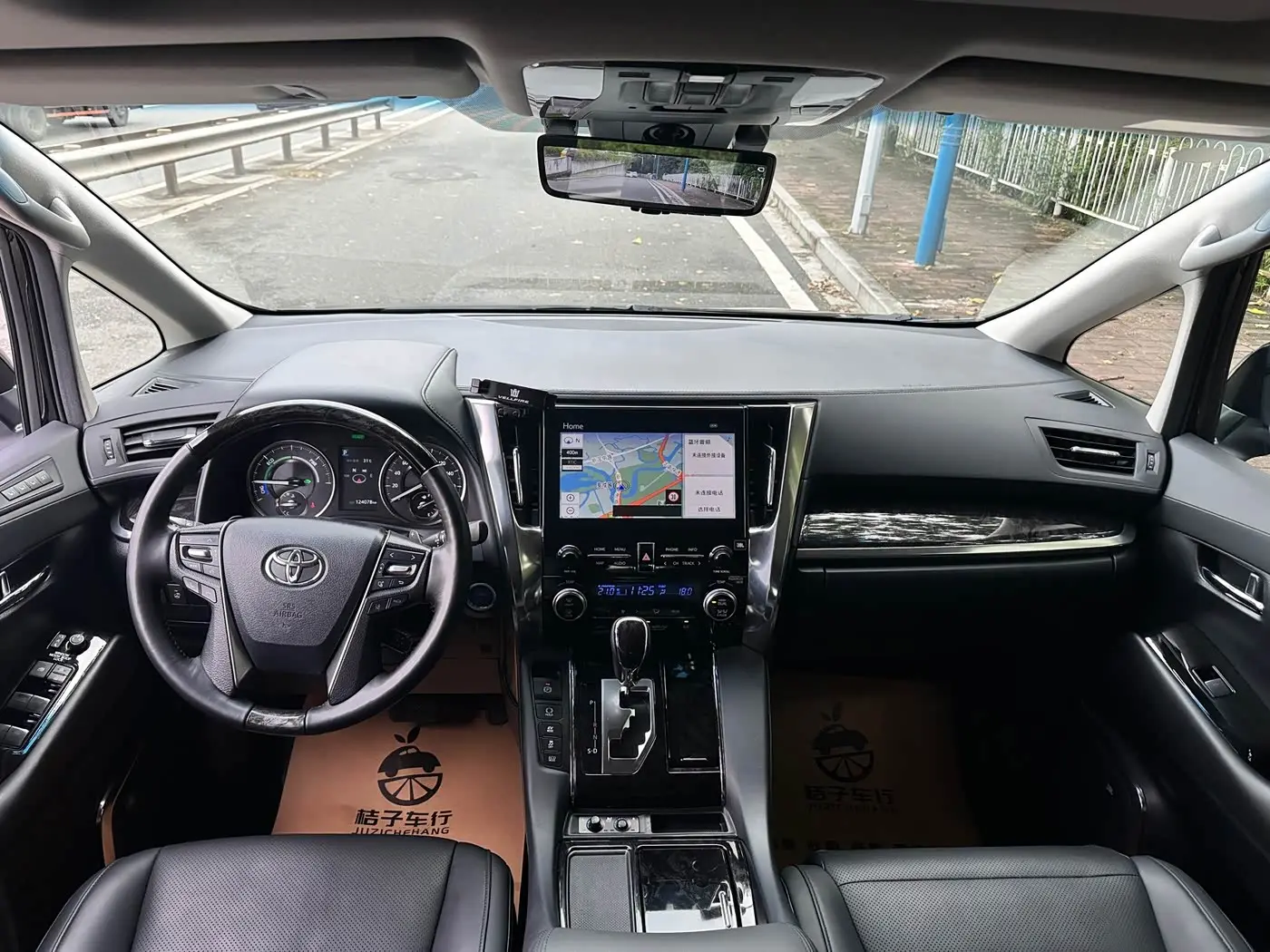 Toyota Vellfire 2023 — Photo 15/19