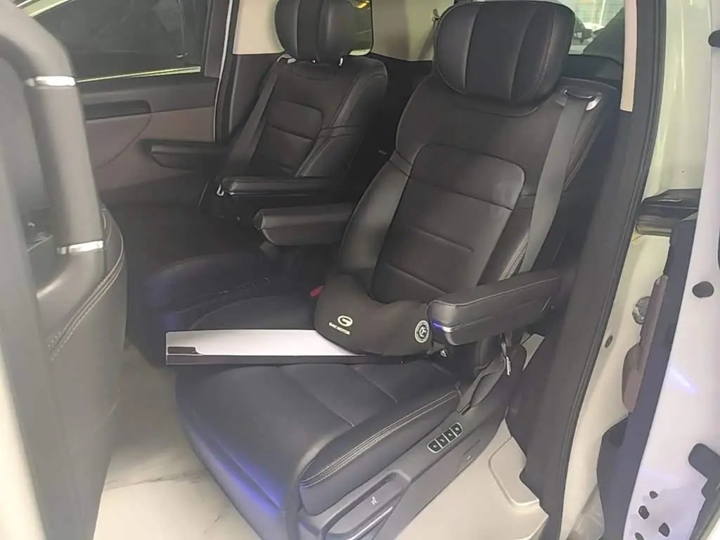 GAC Trumpchi Trumpchi E8 NEV 2024 — Фото 17/20