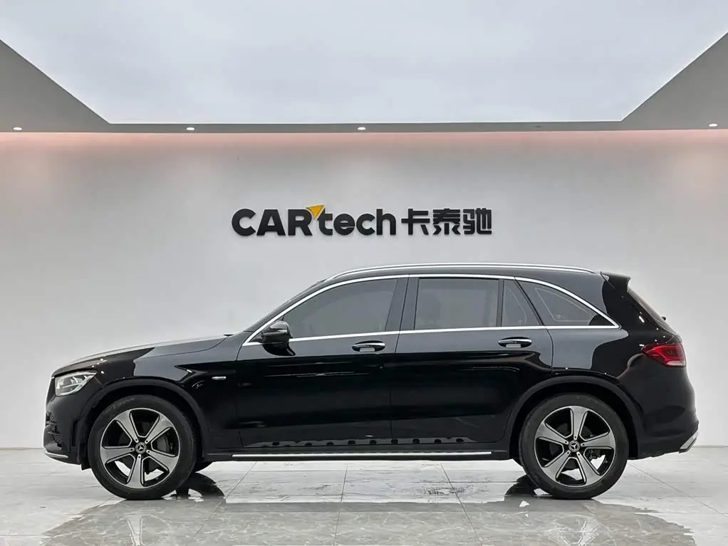 Mercedes-Benz GLC 2022 — Photo 2/16