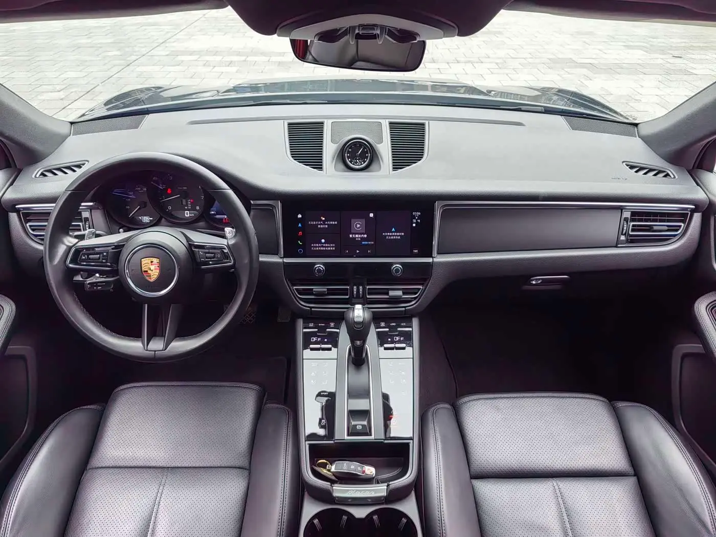 Porsche Macan 2025 — Фото 19/20