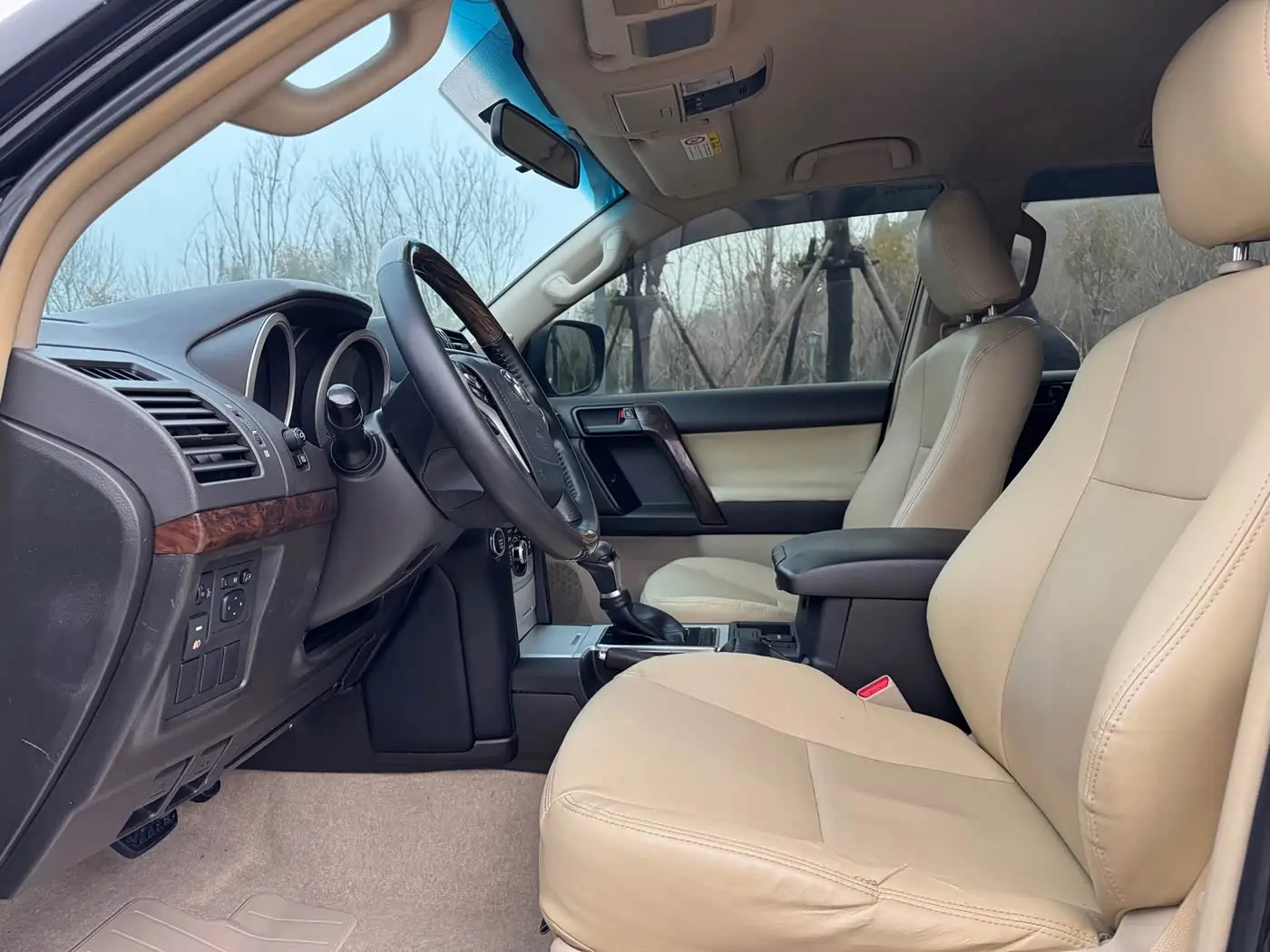 Toyota Prado 2012 — Photo 4/15