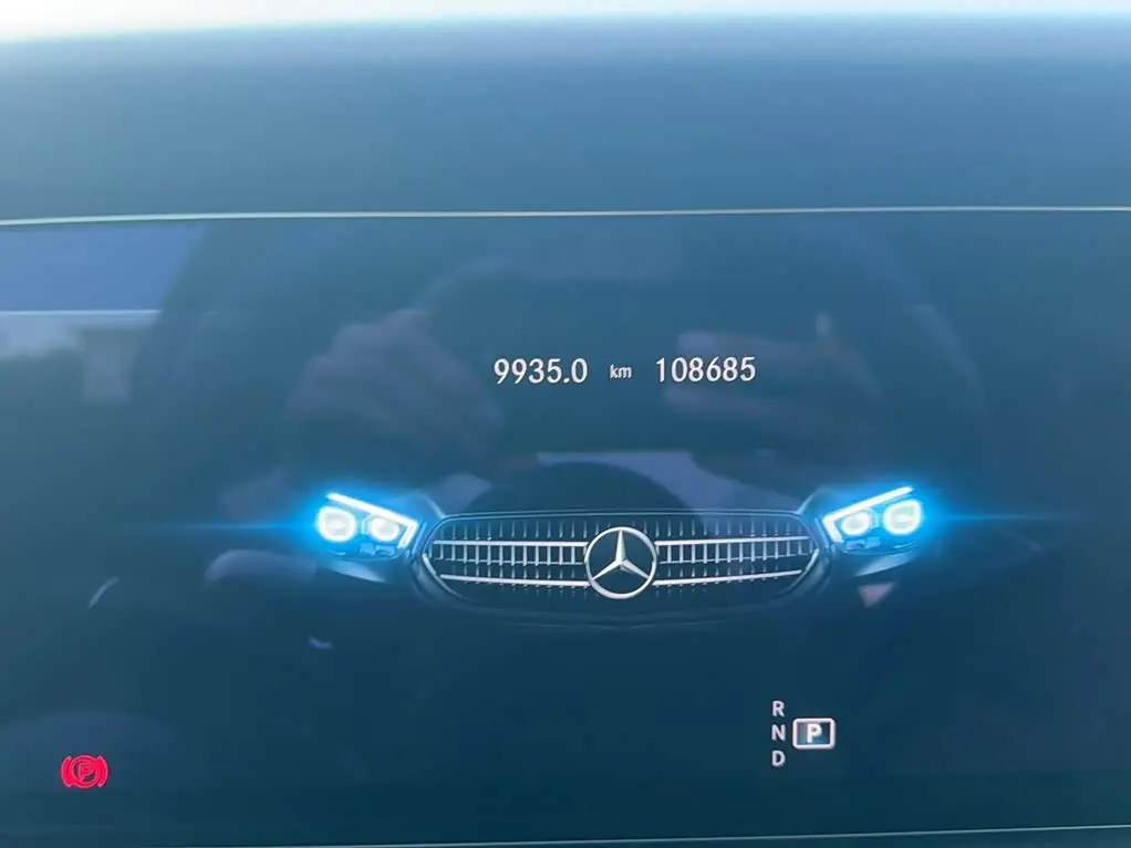 Mercedes-Benz E-Class 2022 — Photo 5/20