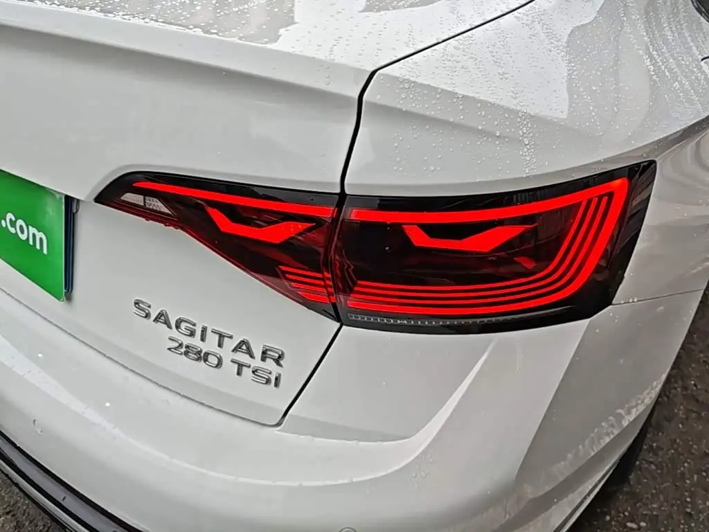 Volkswagen Sagitar 2022 — Photo 8/20