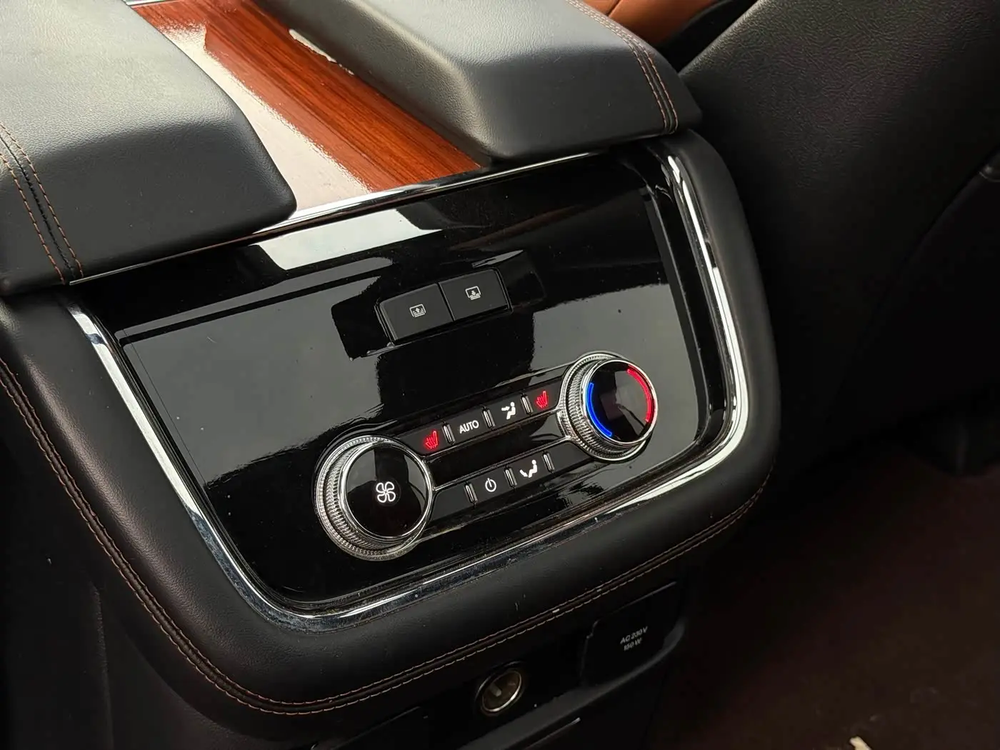 Lincoln Navigator 2019 — Фото 18/20