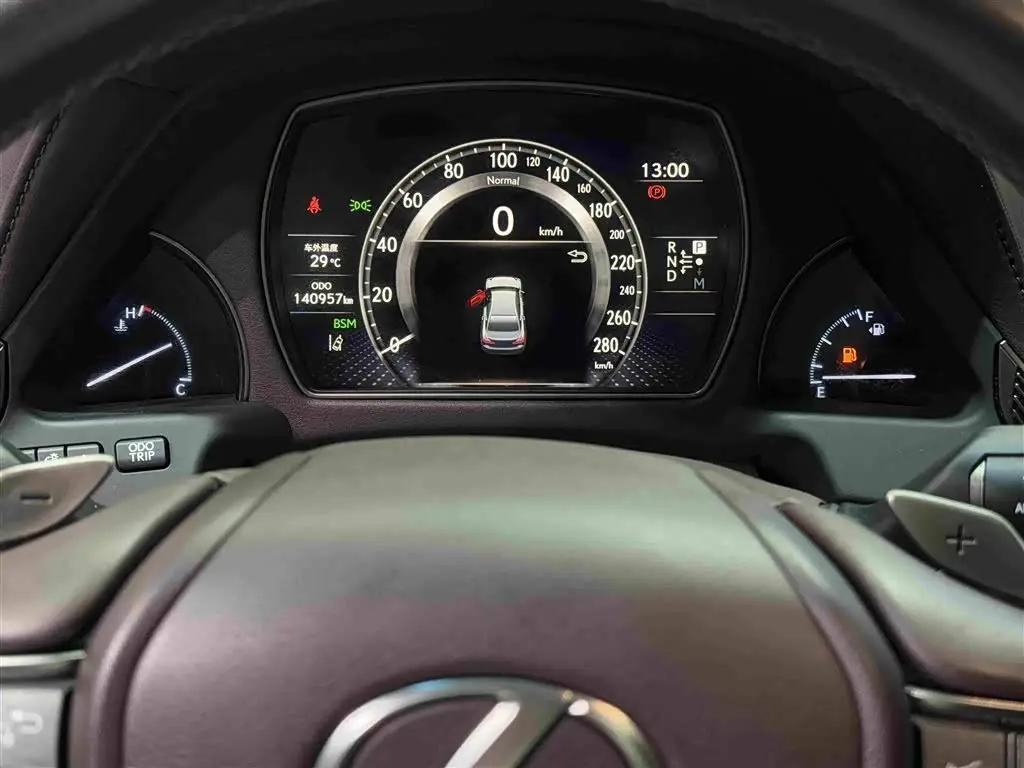 Lexus LS 2018 — Photo 11/20