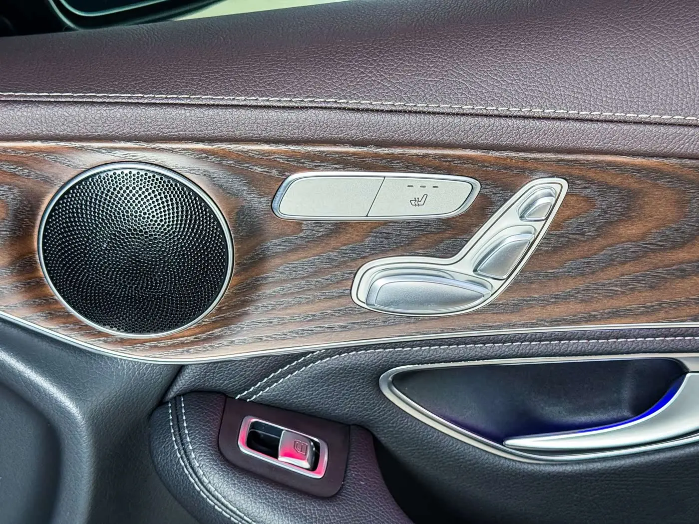 Mercedes-Benz GLC 2020 — Photo 10/20