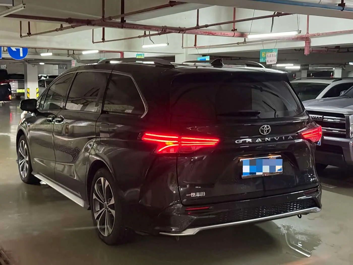 Toyota Granvia 2024 — Photo 2/12