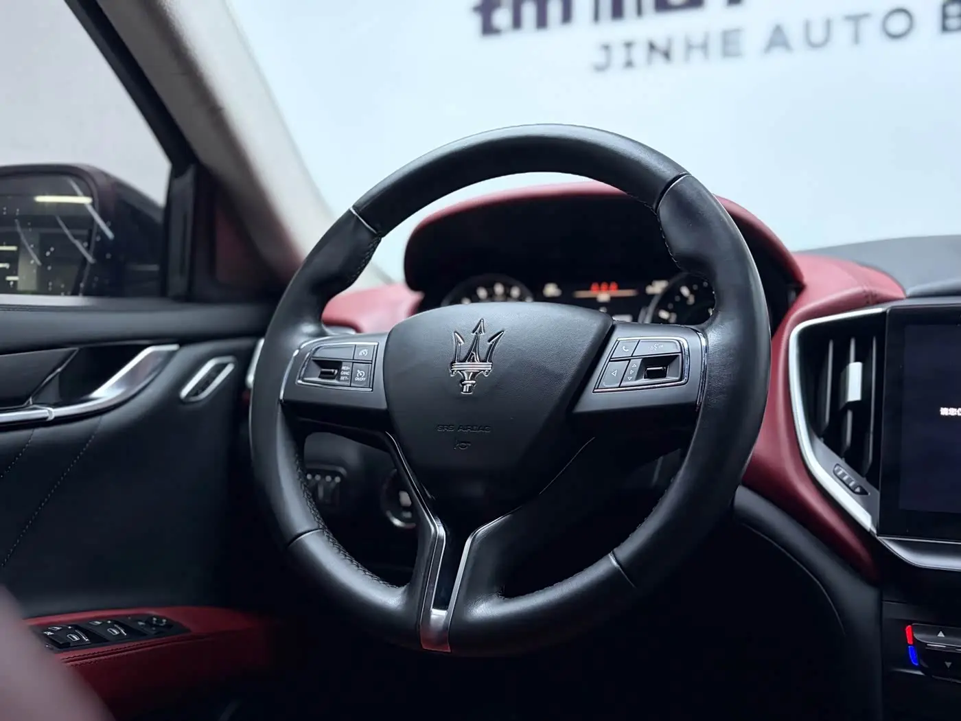 Maserati Ghibli 2021 — Şəkil 17/19
