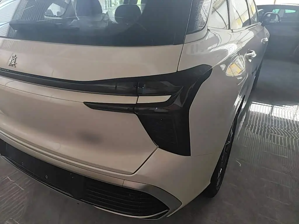 Hongqi HS3 PHEV 2026 — Photo 8/20