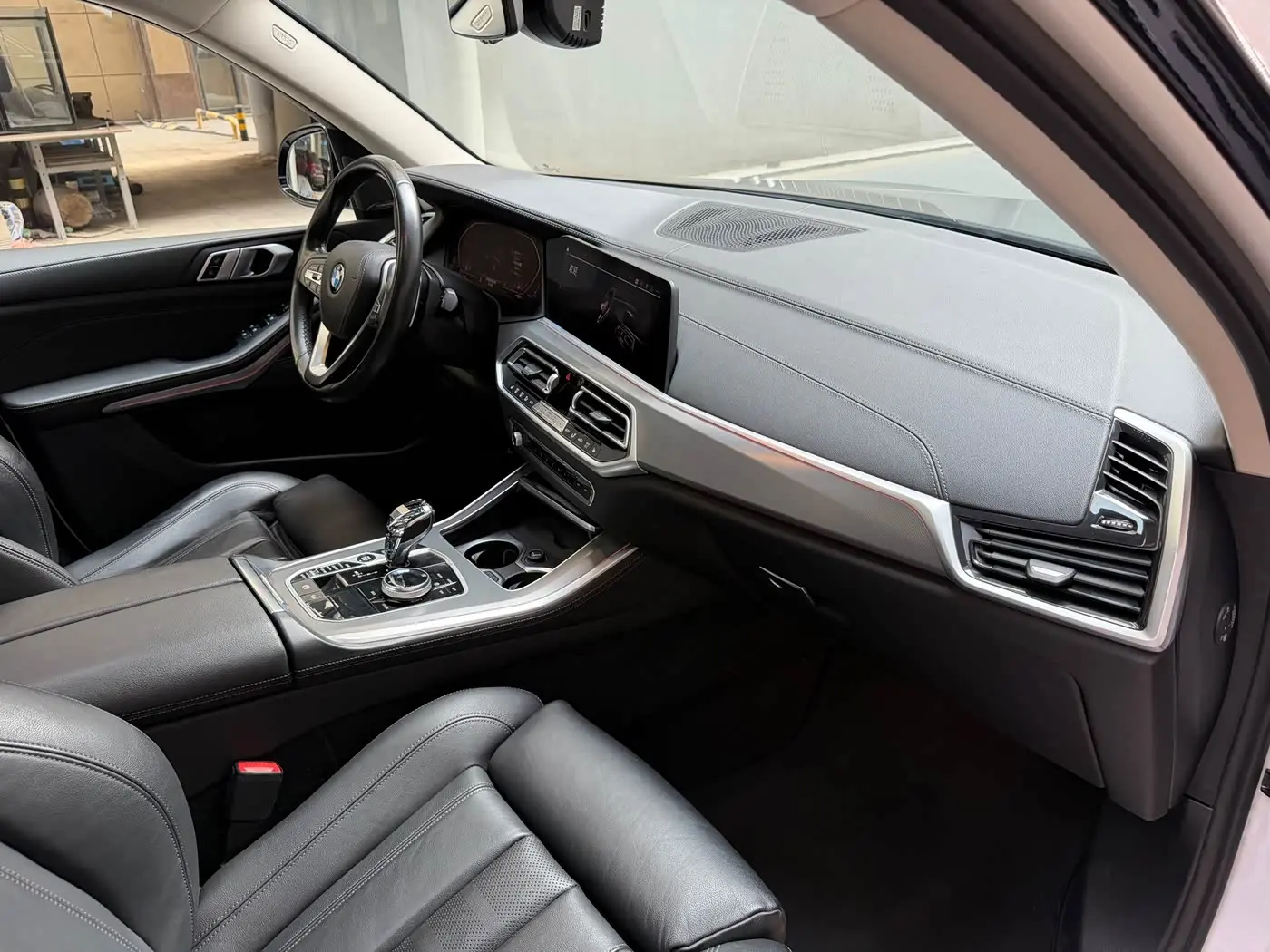 BMW X5 2022 — Фото 8/10
