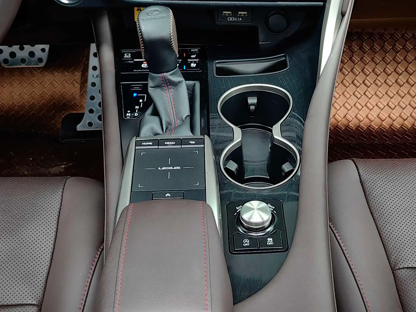Lexus RX 2022 — Şəkil 16/20