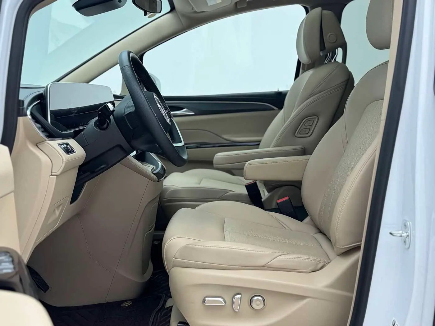 Buick GL8 New Energy 2025 — ფოტო 6/20