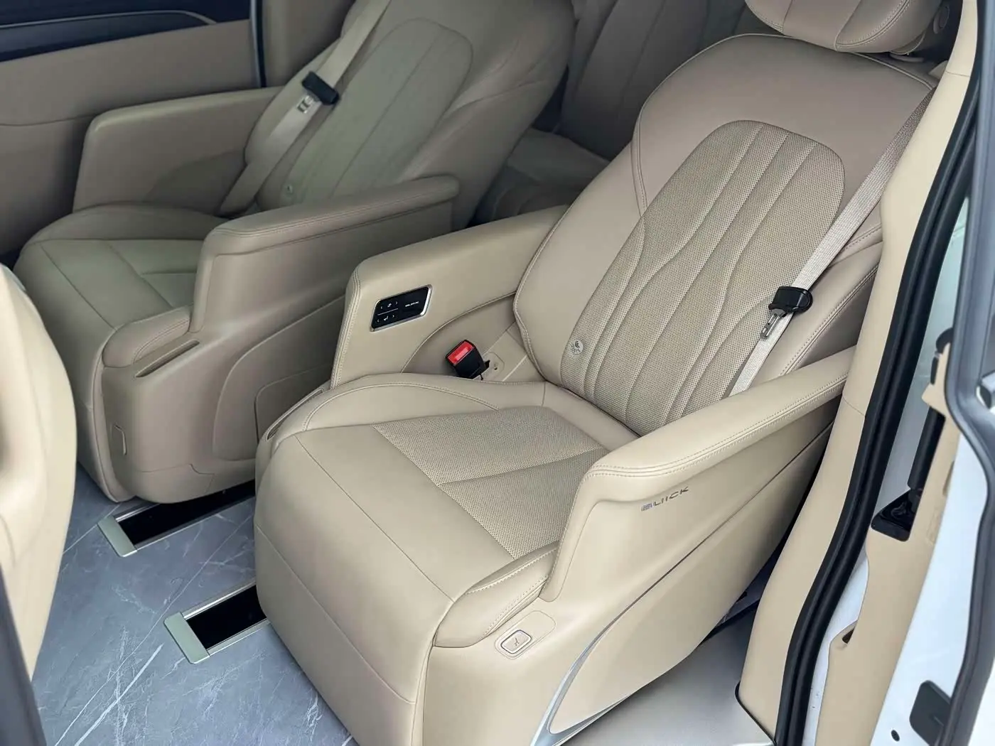 Buick GL8 New Energy 2025 — ფოტო 11/20