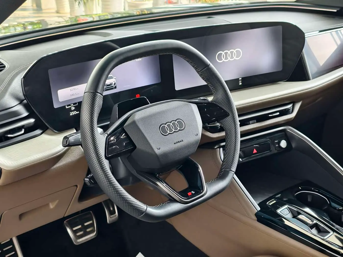 Audi Q5L 2025 — Photo 8/16