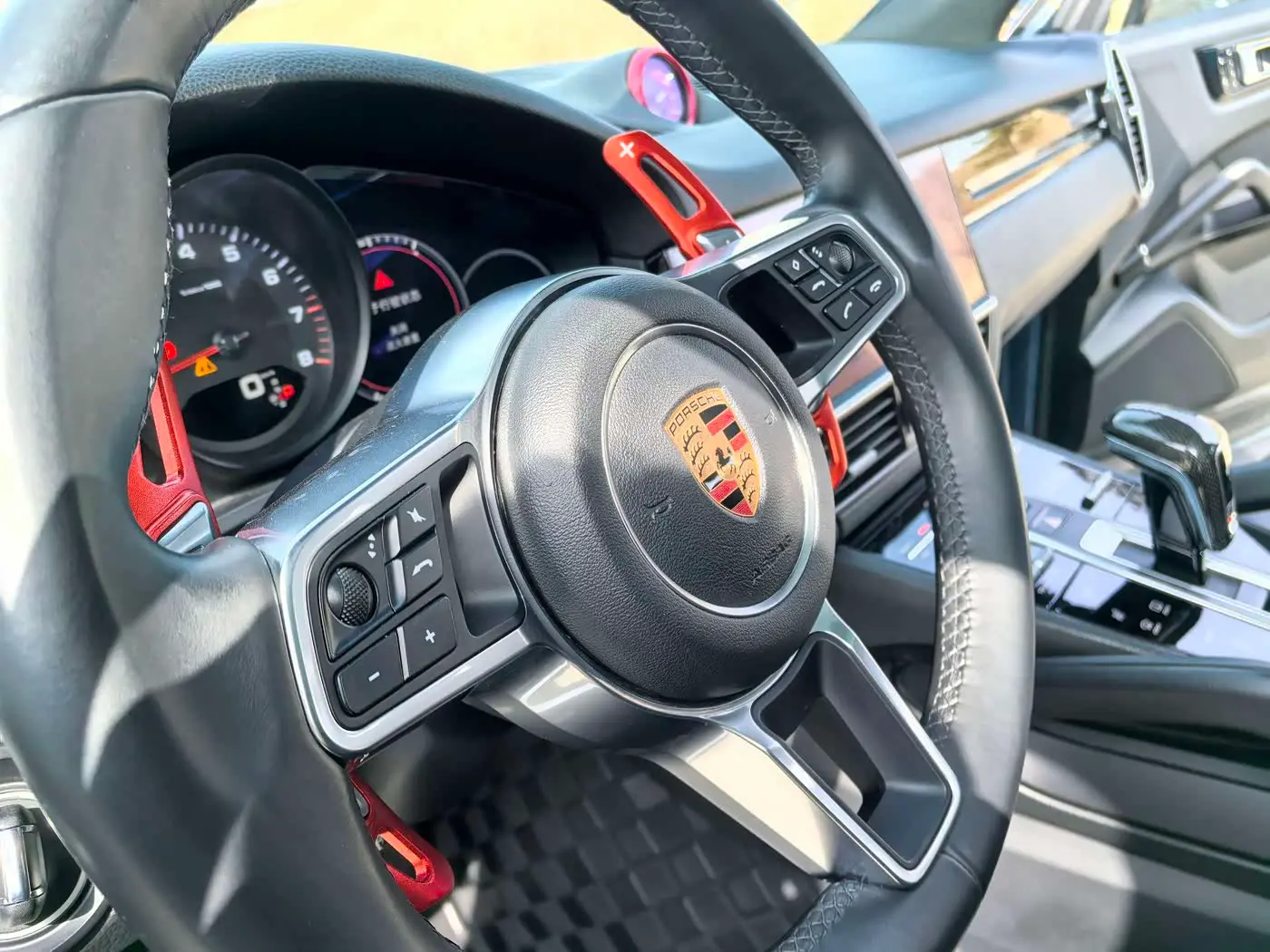 Porsche Cayenne 2018 — Фото 13/19