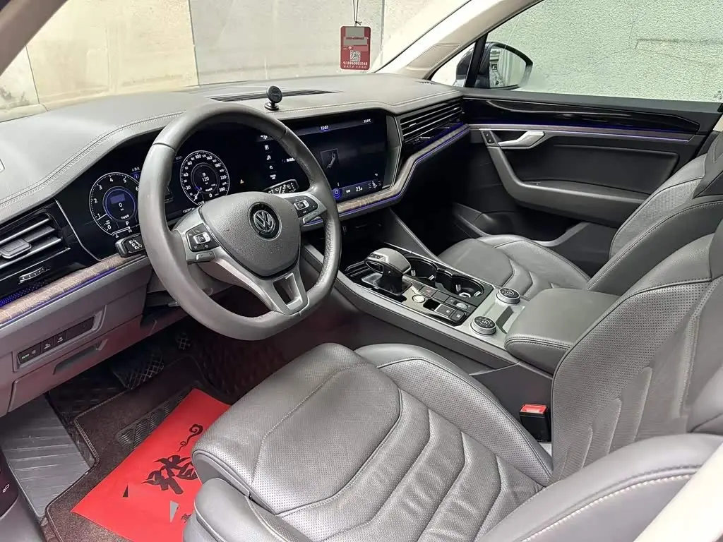 Volkswagen Touareg 2019 — Photo 8/14