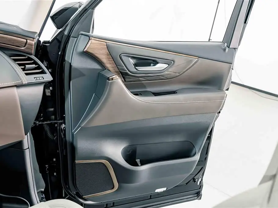 Toyota Alphard 2023 — Şəkil 16/20