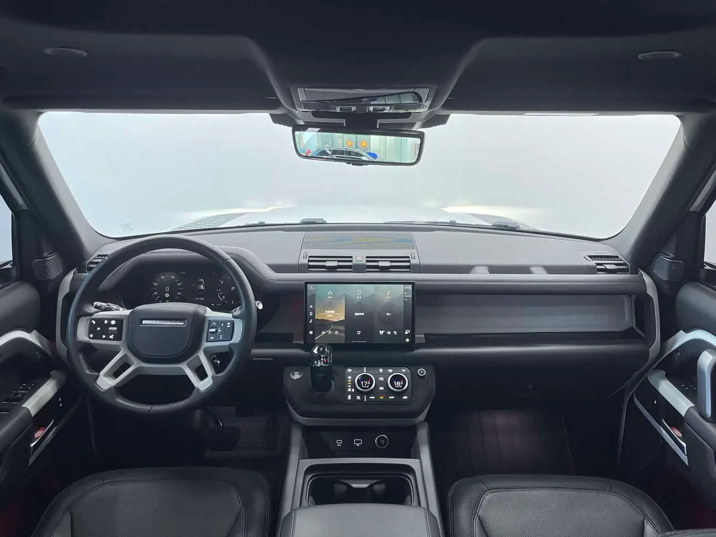 Land Rover Defender 2024 — Photo 12/20