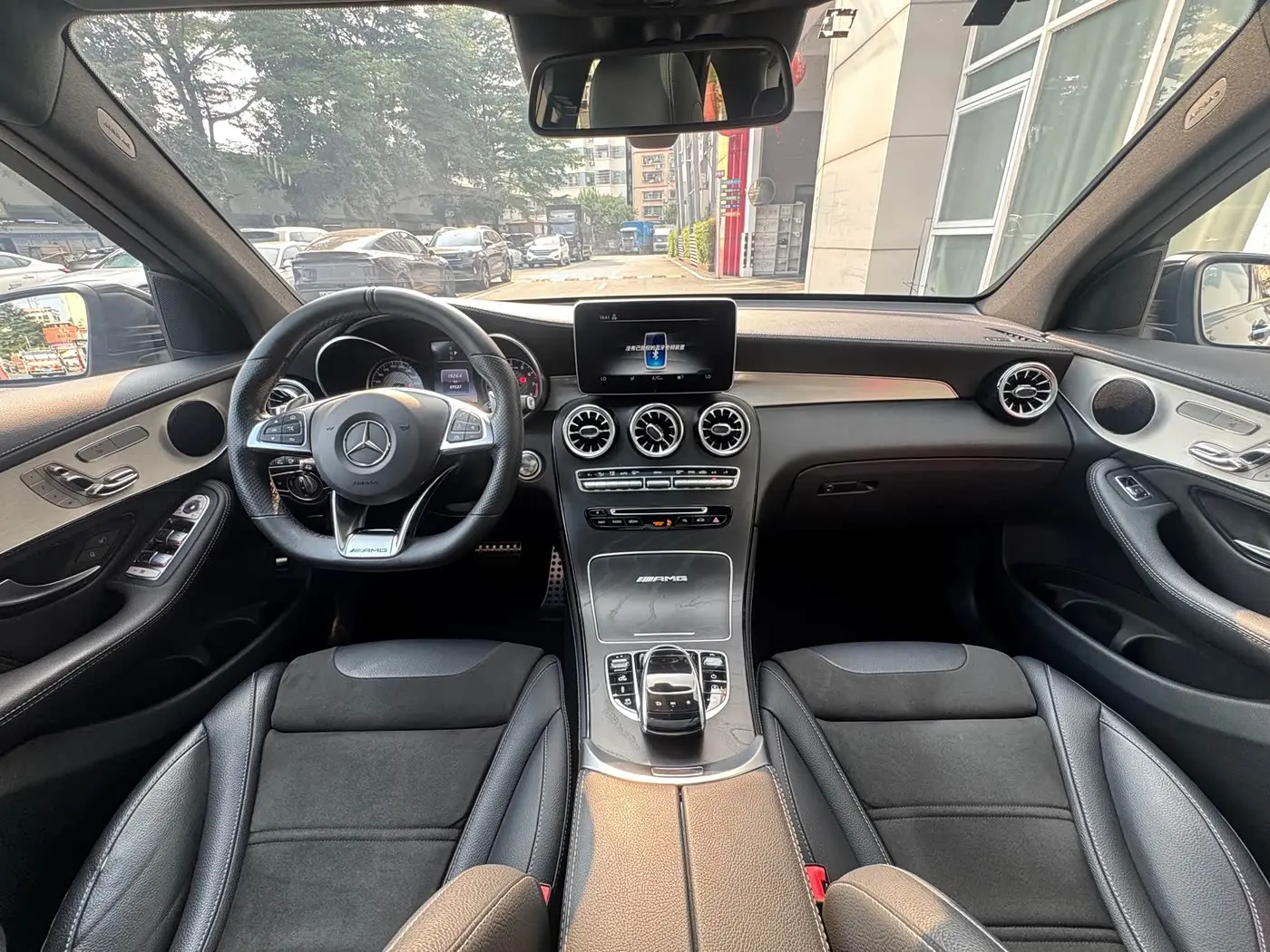 Mercedes-Benz GLC AMG 2019 — Photo 11/20