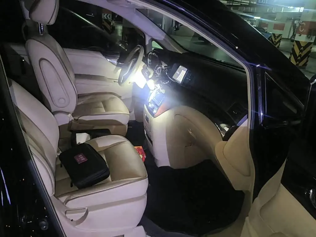 Nissan Quest 2013 — Şəkil 10/15