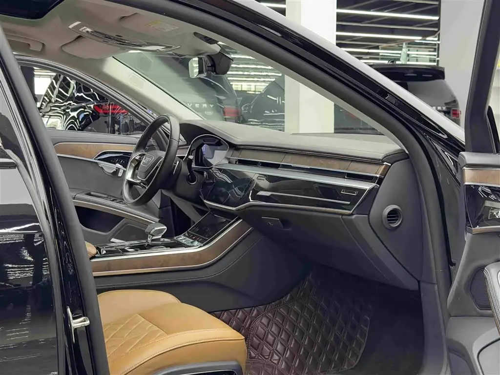 Audi A8 2023 — Photo 10/20