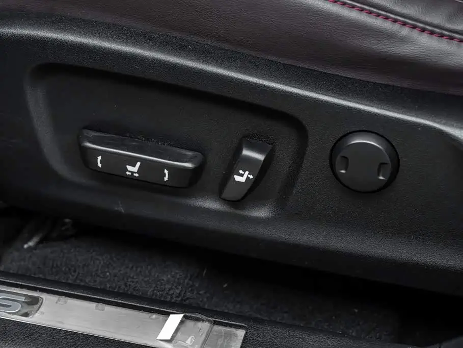 Lexus RX 2021 — Photo 18/20