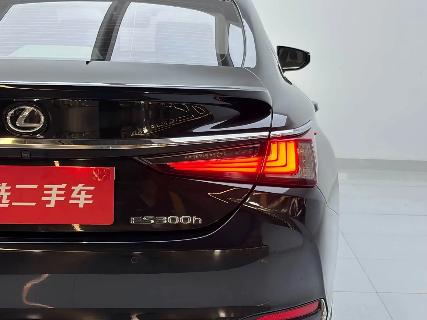 Lexus ES 2023 — Photo 18/18