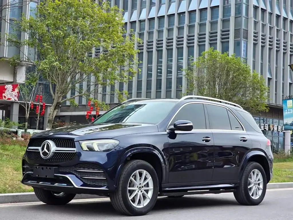 Mercedes-Benz GLE 2019 — Photo 1/9