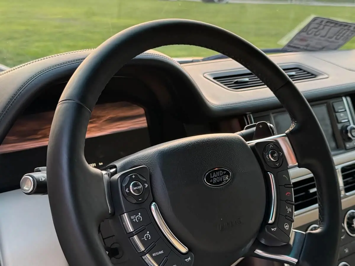 Land Rover Range Rover 2012 — Photo 18/18