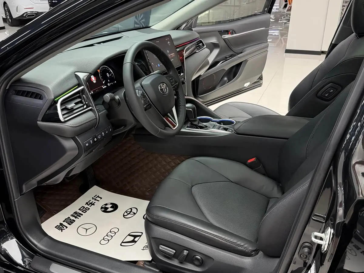 Toyota Camry 2022 — Şəkil 8/17