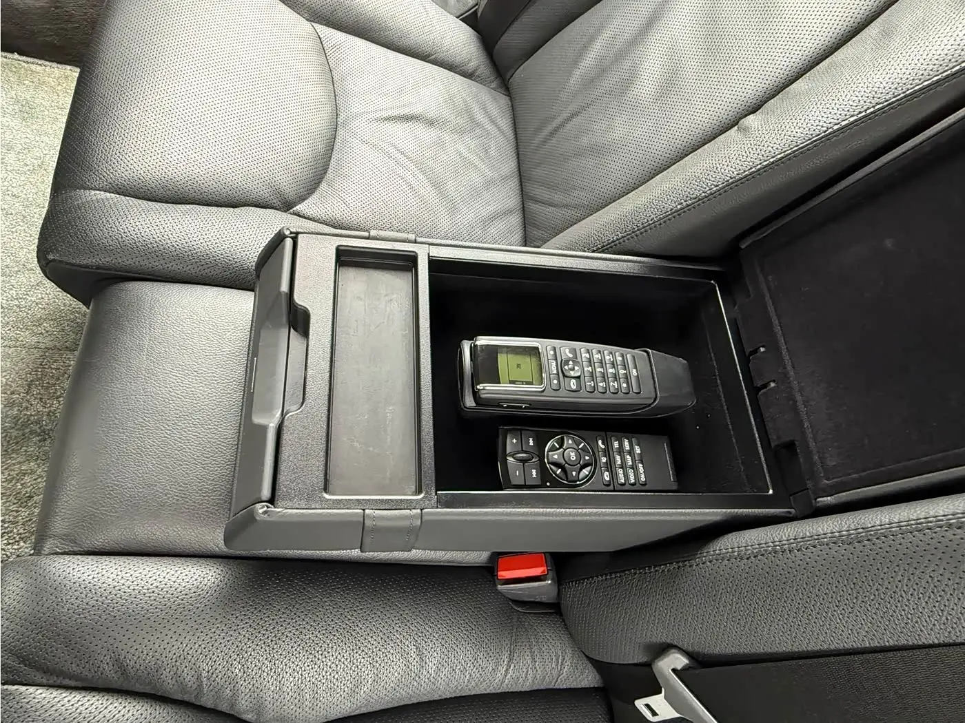 Mercedes-Benz S-Class 2004 — Photo 17/20