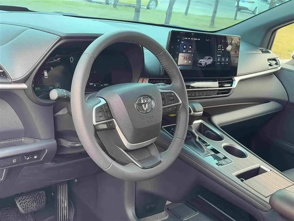 Toyota Granvia 2025 — ფოტო 11/20