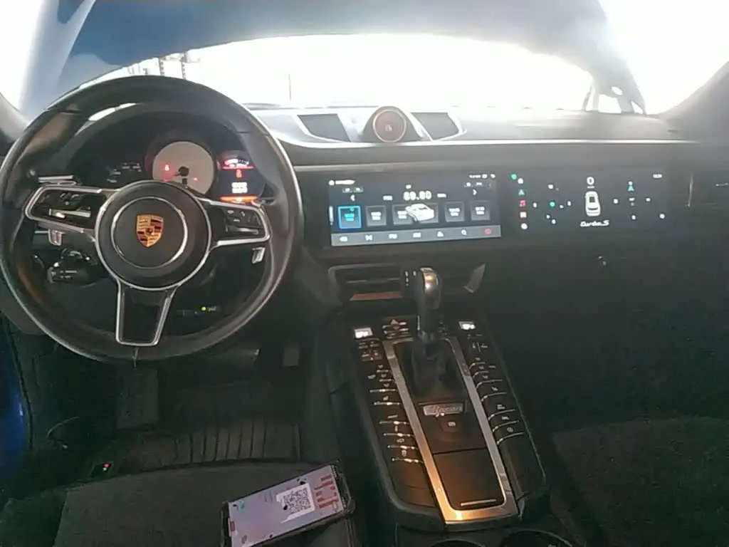 Porsche Macan 2018 — ფოტო 10/20