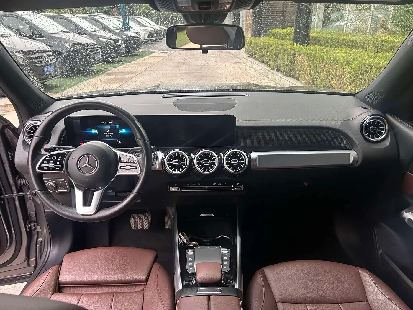 Mercedes-Benz GLB 2022 — Фото 9/10