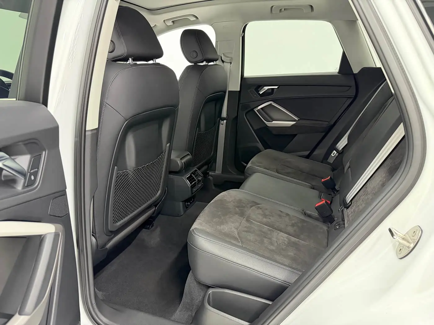 Audi Q3 2022 — Şəkil 16/20